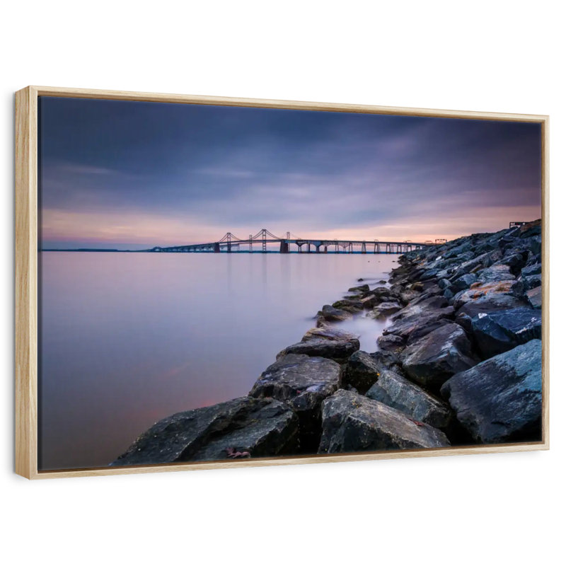 Soirée Chesapeake Bay Bridge, Cadre flottant en bois naturel, 37 po x 25 po