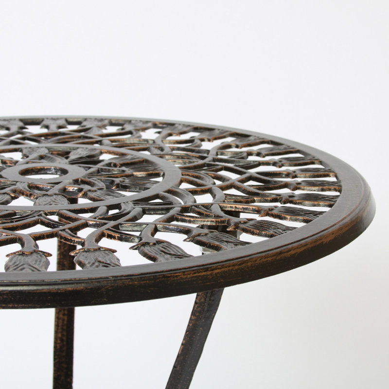 outdoor set With a Table and two chairs