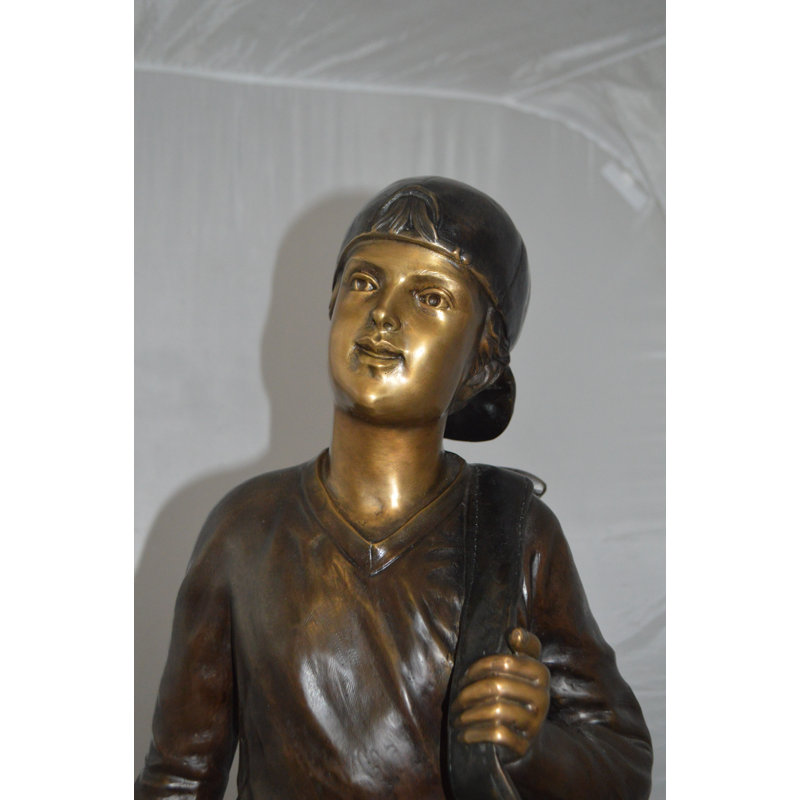 Statue de garçon Michalak portant un sac de golf en bronze - Taille: L 15 po x l 15 po x H 38 po.