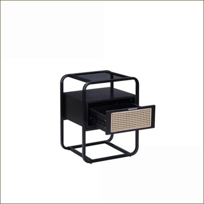 Table basse noire en verre trempé avec structure en métal Rattan Insert - Rangement peu encombrant pour le salon, facile à nettoyer