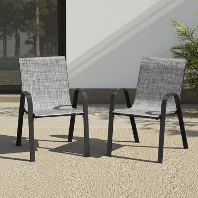 Chaise de patio empilable