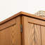 Armoire haute en chêne 72,4 po avec 8 portes et 4 tablettes. Pour différents endroits. Extérieur lisse, rangement, salon, cuisine, salle à manger, bureau. Surface, fondation