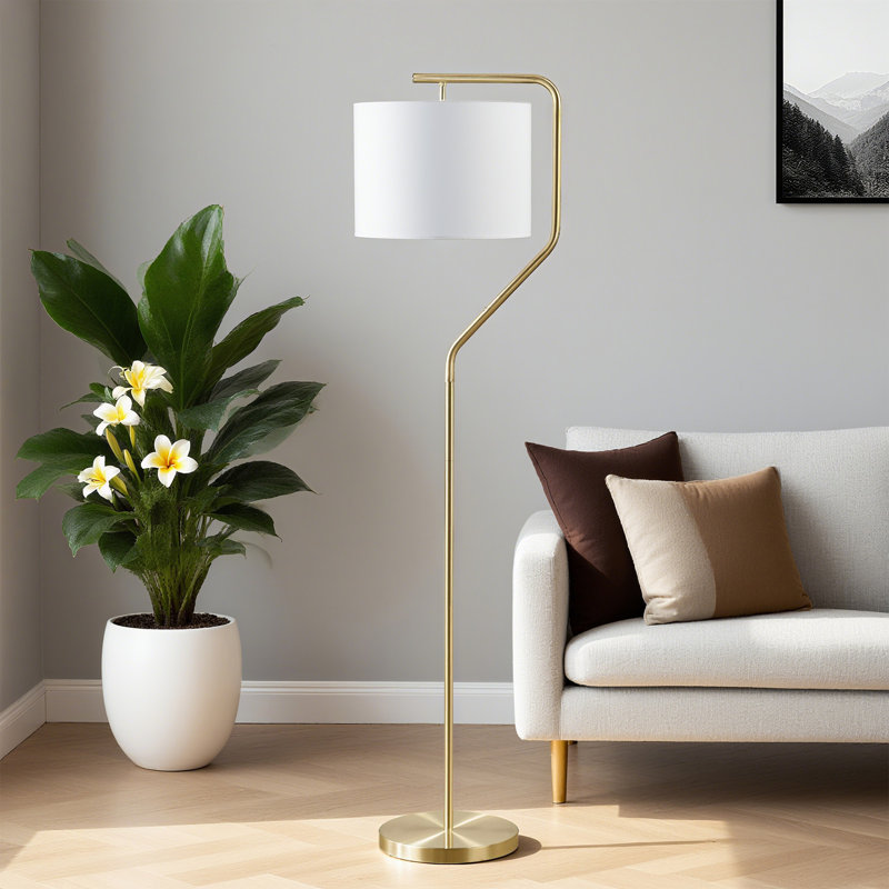 Lampe sur pied angulaire en métal