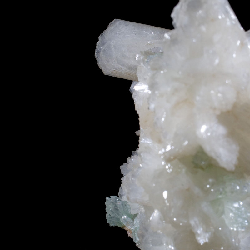 Stalactites multiples avec apophyllite verte