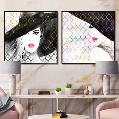 Luxueuse femme au chapeau noir