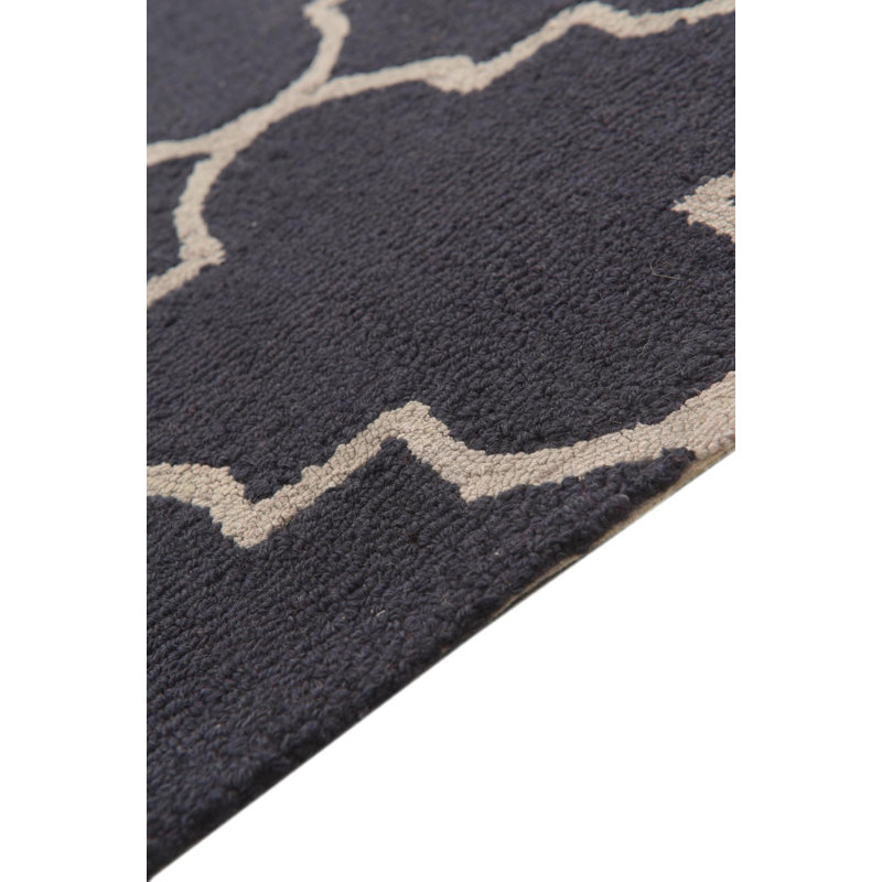 Tapis noir 5 pi 0 po x 8 pi 1 pi Pineland