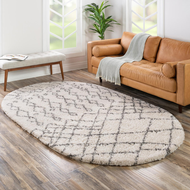 Tapis ivoire / noir Pickering, Ovale 4 pi 1 po x 6 pi 1 po