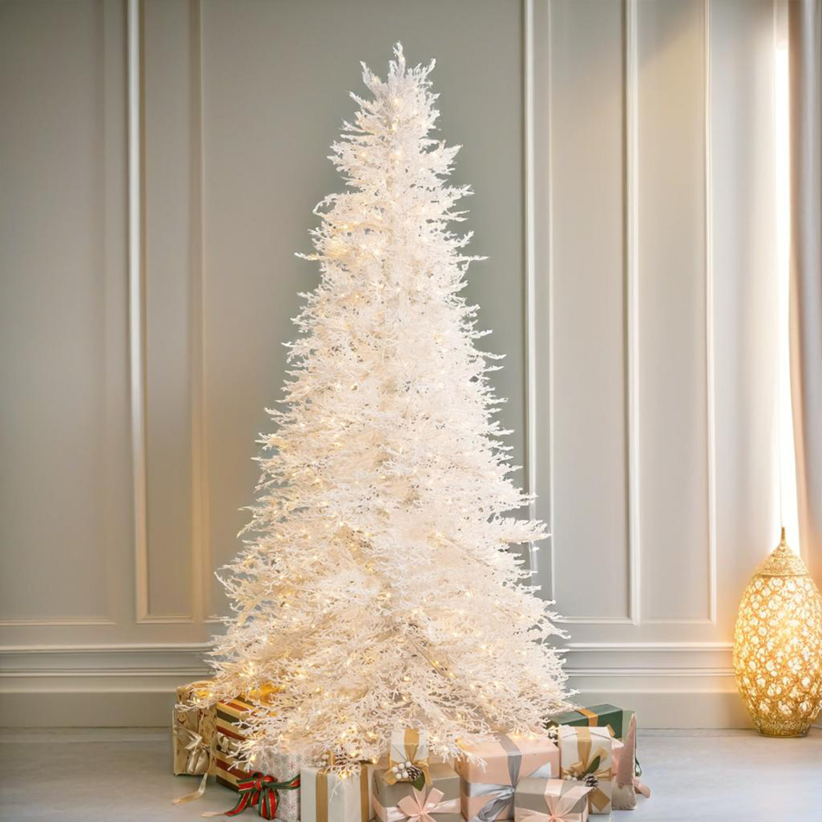 Pre-Lit White Christmas Tree, 7.5'