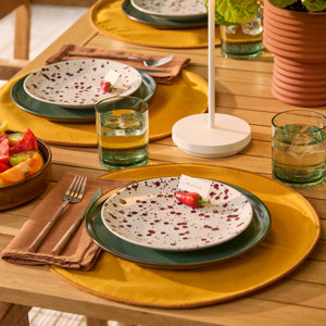 Outdoor Cooking + Tableware