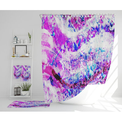Nashner Polyester Shower Curtain Set