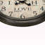 Horloges murales rondes Cherese en brun antique, style transitionnel