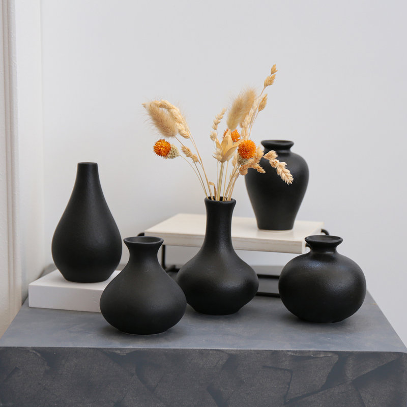 Thiels Handmade Ceramic / Porcelain Table Vase, Black