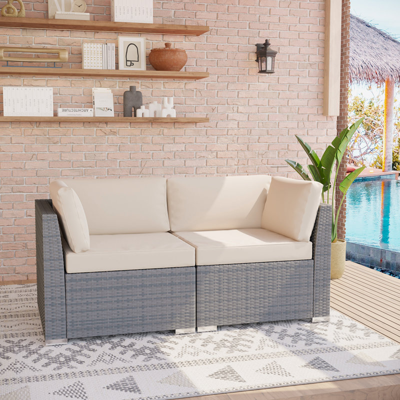 Causeuse d'extérieur en osier avec coussins de 58 po de largeur, Beige