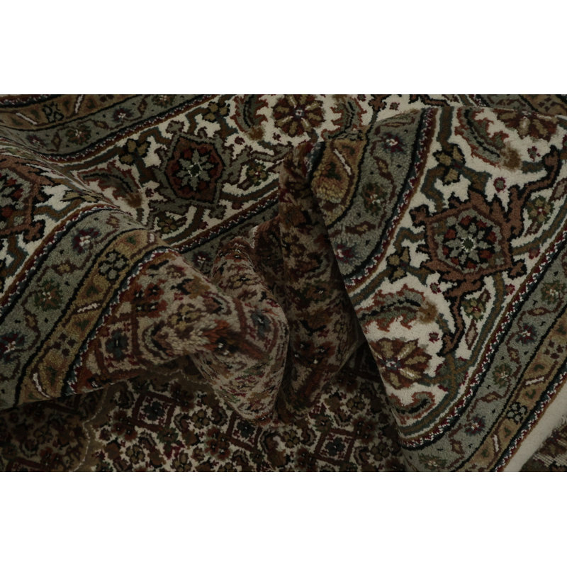 Tapis brun riche et vert pour décoration de salon 6 x 9