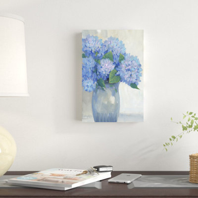 «Blue Hydrangeas In Vase I» par Timothy O 'Toole, reproduction d'art sur toile tendue