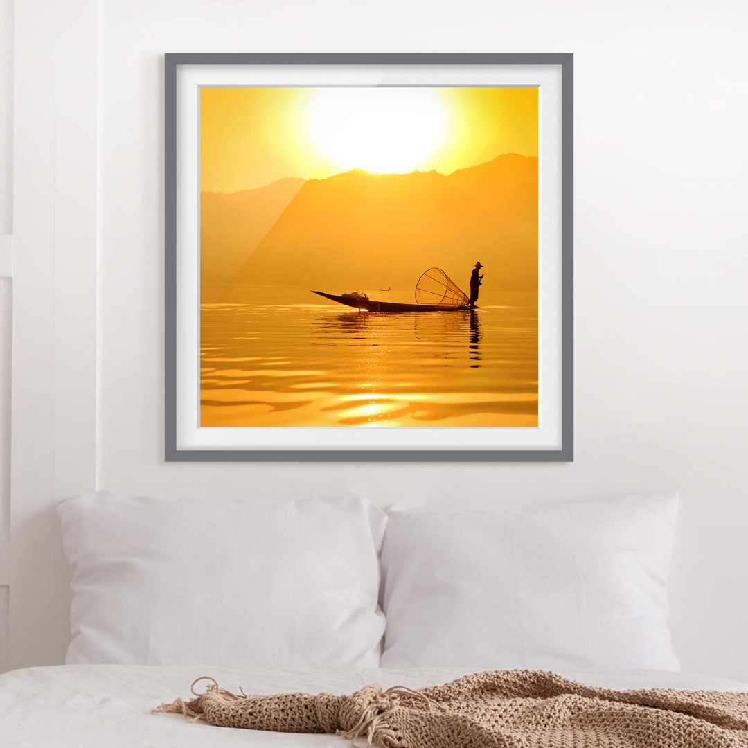 Gerahmtes Poster Fisherman at Sunrise