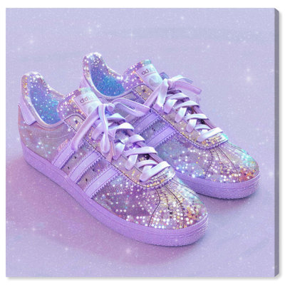 «Lavender Sparkling Sneakers» par Art Remedy
