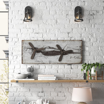 Metal Airplane Plaque Wall Décor