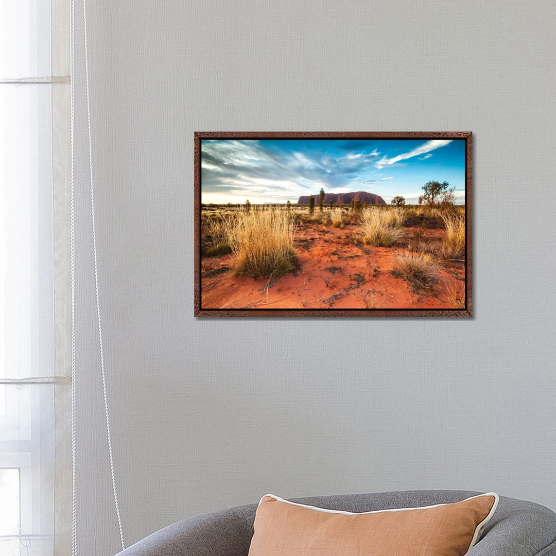 Uluru bei Sonnenuntergang, Australien von Matteo Colombo - Galerie-umwickelte Leinwand Giclée auf Leinwand