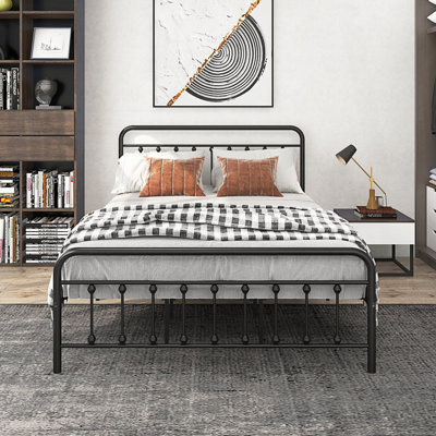 Base de lit plateforme en métal de style victorien