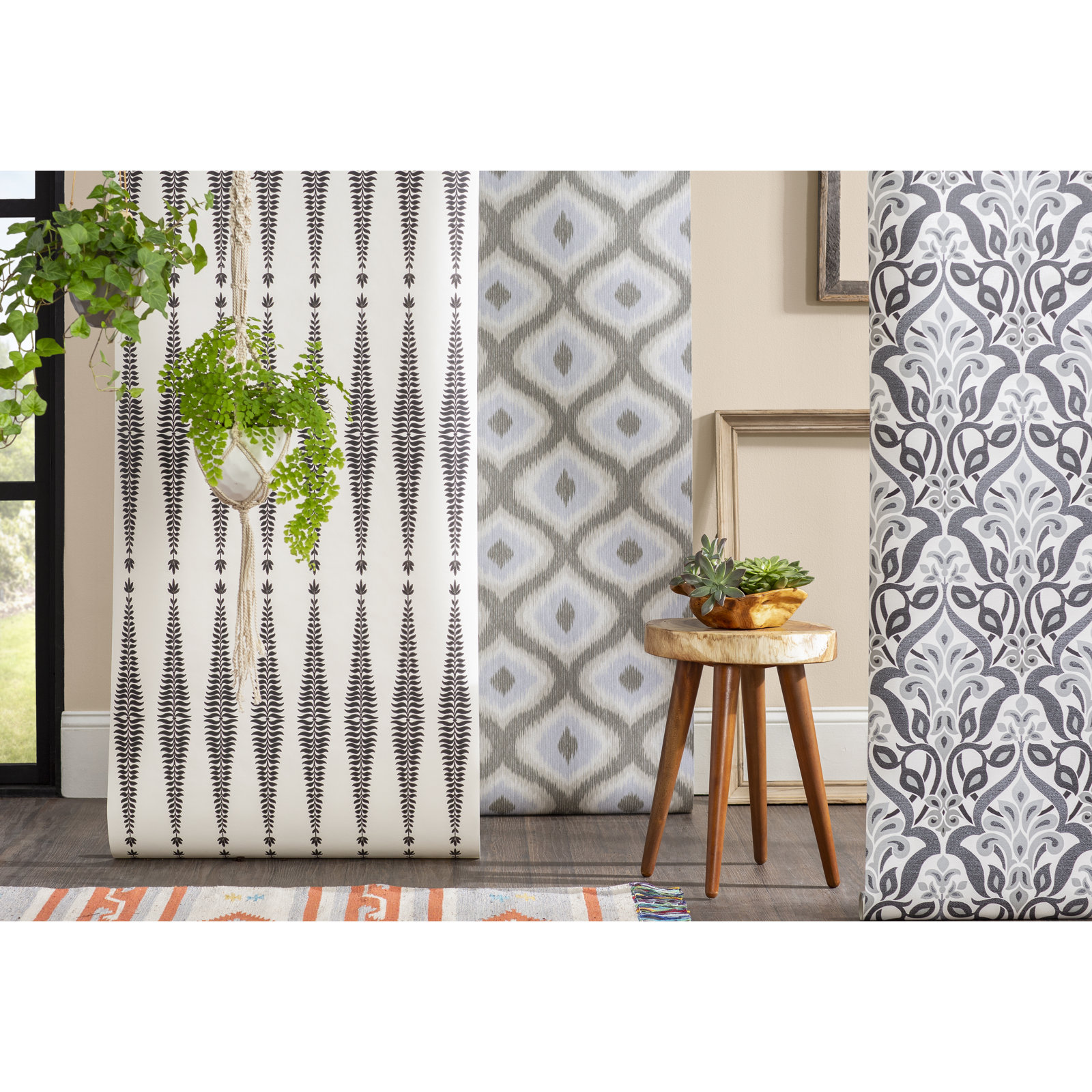 Fern Tree Wallpaper, Noir