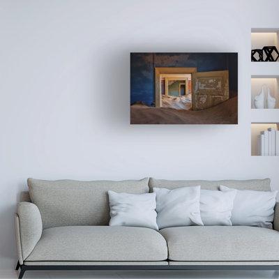 Michael Zheng Faded Glory Canvas Art -  Trademark Fine Art, 1X19674-C1219GG