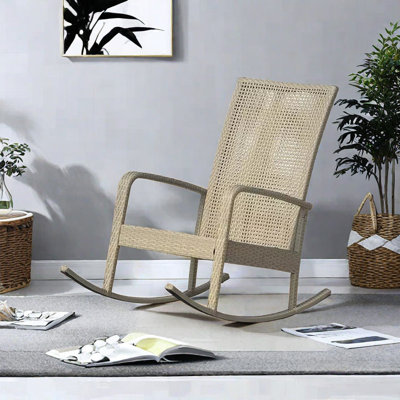 Chaise berçante en rotin