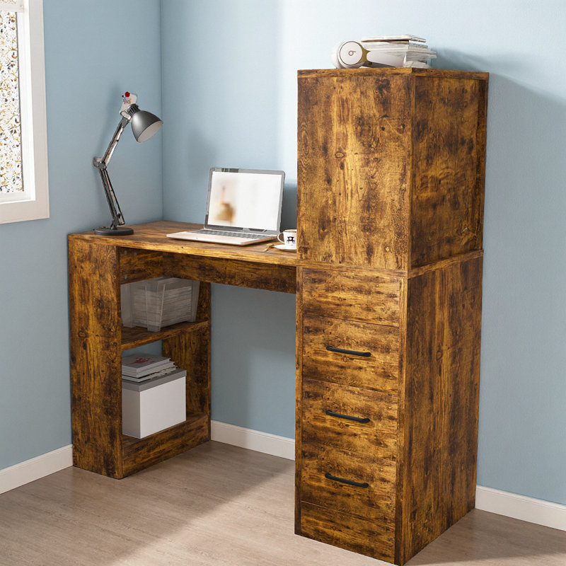 Bureau d'ordinateur avec prise 4-en-1 et 3 tiroirs, 4 tablettes de rangement à 4 niveaux, stratifié au fini bois carbonisé pour bureau à domicile, bureau, chambre à coucher