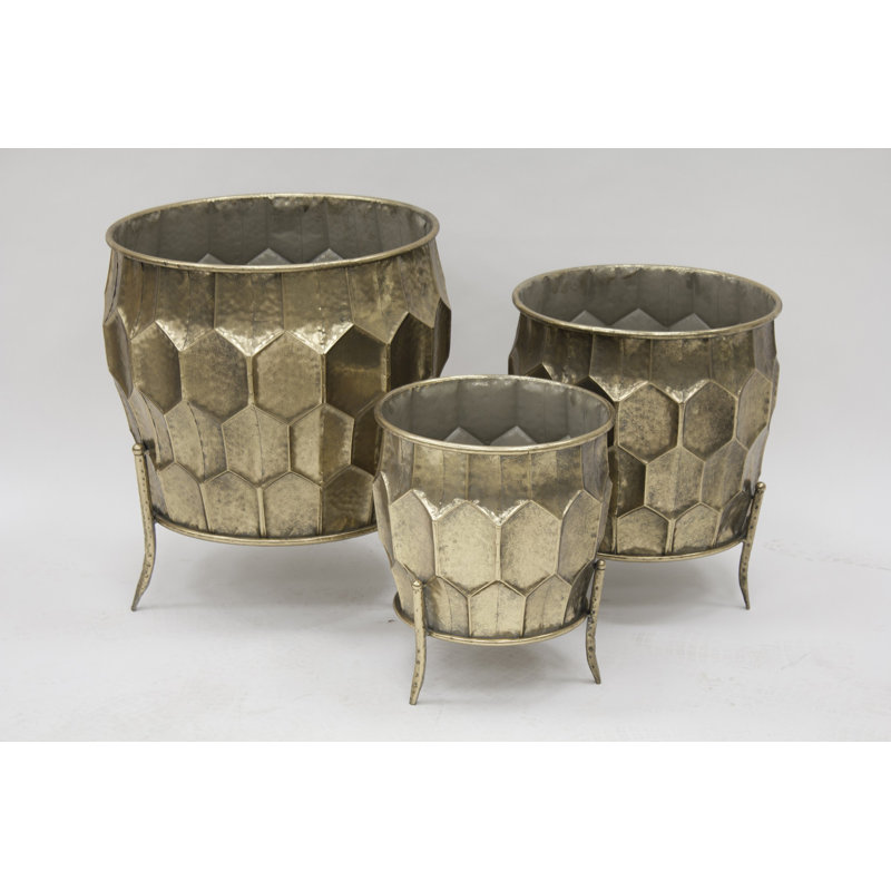 Aveley Metal Pot Planter