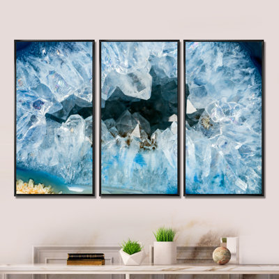 «Geode Interior with Light Blue Crystals», ensemble de 3 reproductions encadrées sur toile