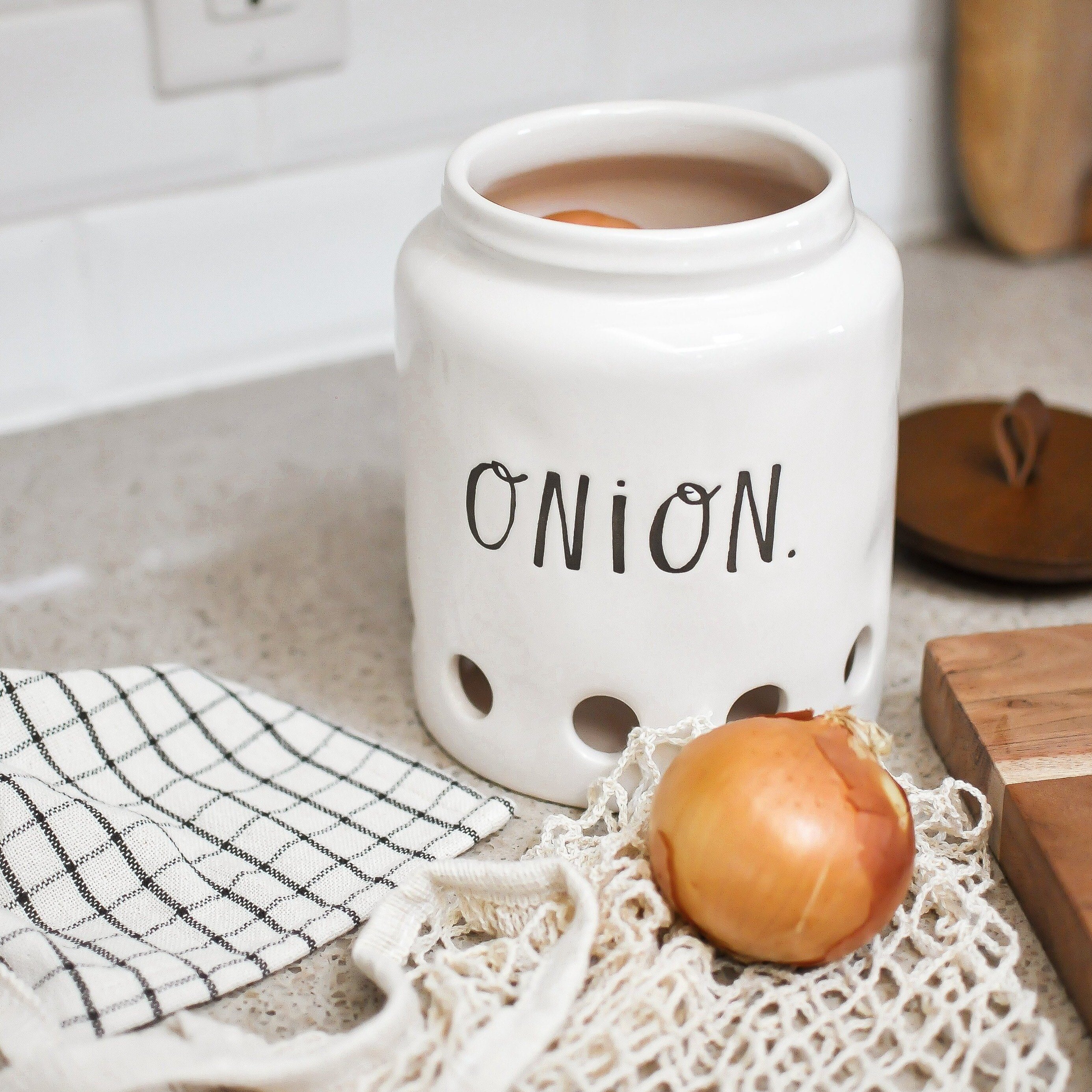 Rae Dunn - Stem Print Onion Keeper – Modern Rustic Home