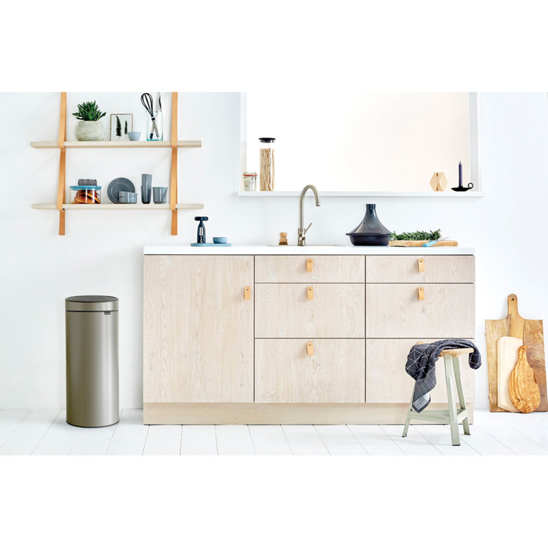 Poubelle à couvercle tactile 8 gallons Brabantia, Platine