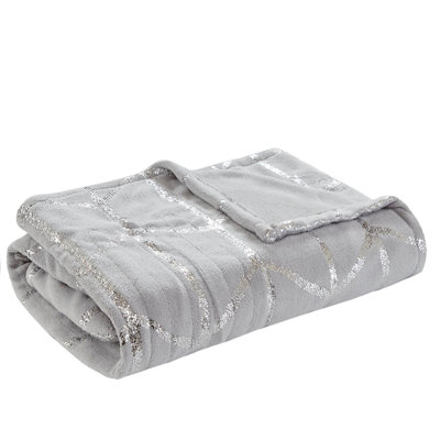 Gracie Mills Isabelle Metallic Bliss Heated Throw