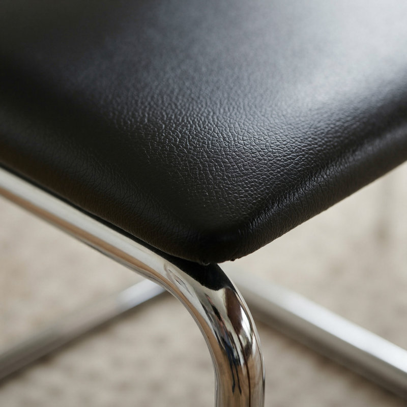 Chaise en cuir Walsh, Cuir vegan noir minuit