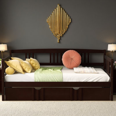 Versatile Classic Daybed with Twin Trundle – Space-Smart
