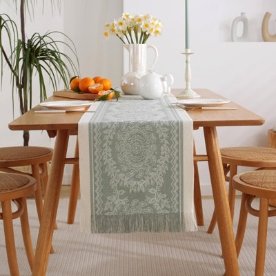 Polyester Farmhouse Table Runner With Tassels