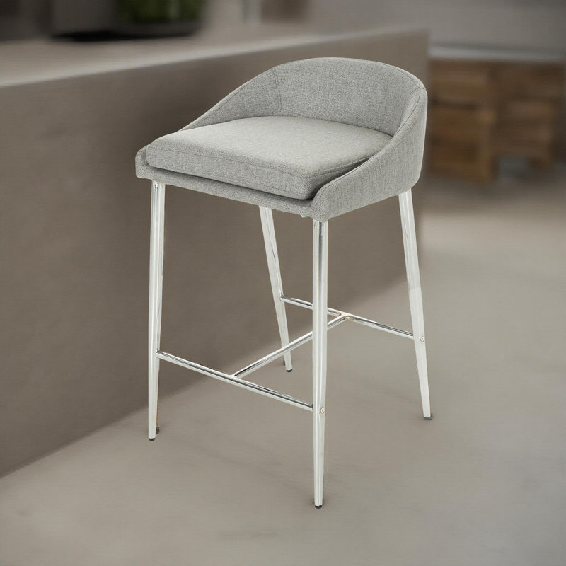Ensemble de 2 tabourets de comptoir Yoko, dossier incurvé, pieds en fer chromé, tissu gris