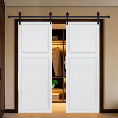Double 2 panneaux modernes 64 po X 84 po Porte de grange coulissante en panneau de fibres à densité moyenne noyer blanc avec ensemble de quincaillerie