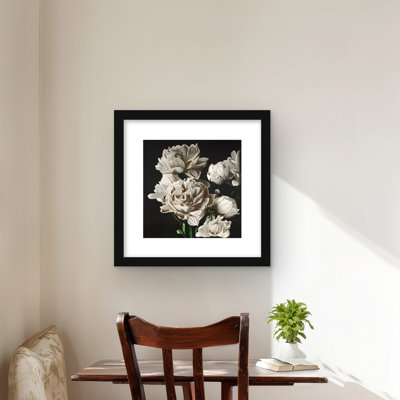 Pivoines beiges - impression florale romantique encadrée pour la décoration intérieure
