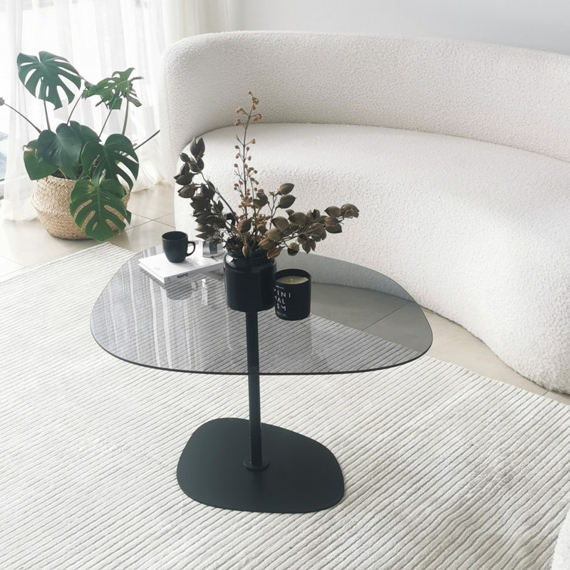 Table basse moderne avec plateau en verre trempé, gris foncé et noir, 33,5 po x 15,7 po x 26,4 po | Pieds robustes en métal, démontés pour un assemblage facile | Design industriel et de fantaisie, parfait pour les salons et les bureaux