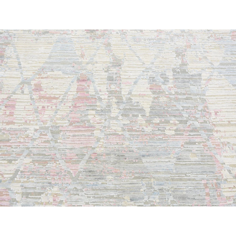 Tapis ivoire nouvel âge en soie 5 pi 9 po x 9 pi 3 po Arwilla