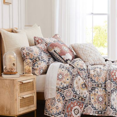 Kilim 7-Piece Quilt Bedding Set by Southshore Fine Linens