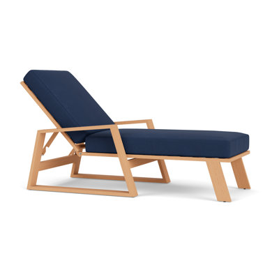 Pursuit Outdoor Chaise Lounge