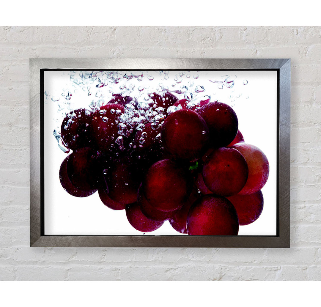 Water Splash Grapes - Einzelner Bilderrahmen Kunstdrucke