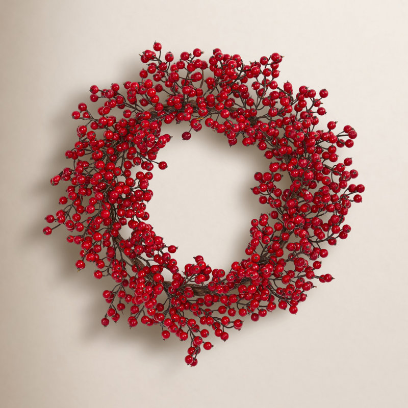 Faux Berry Plastic 22'' Wreath