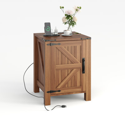 Table de chevet rustique avec station de charge USB, grand plateau de table de 18 po, porte de grange coulissante, tablette réglable à deux niveaux, table de chevet en bois robuste - brun rougeâtre