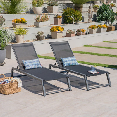 Chaise longue