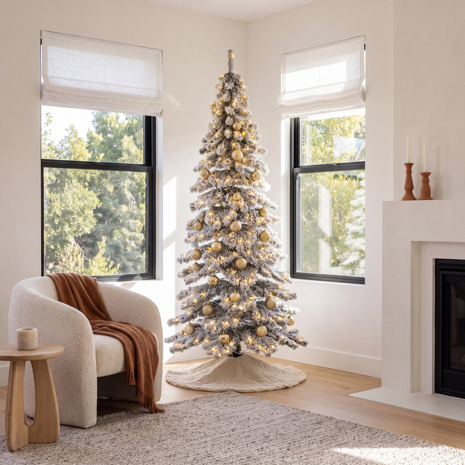 Hersi 9' Pre-Lit Spruce Christmas Tree, 7.5'