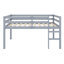 Lit mezzanine en bois avec échelle-597268902
