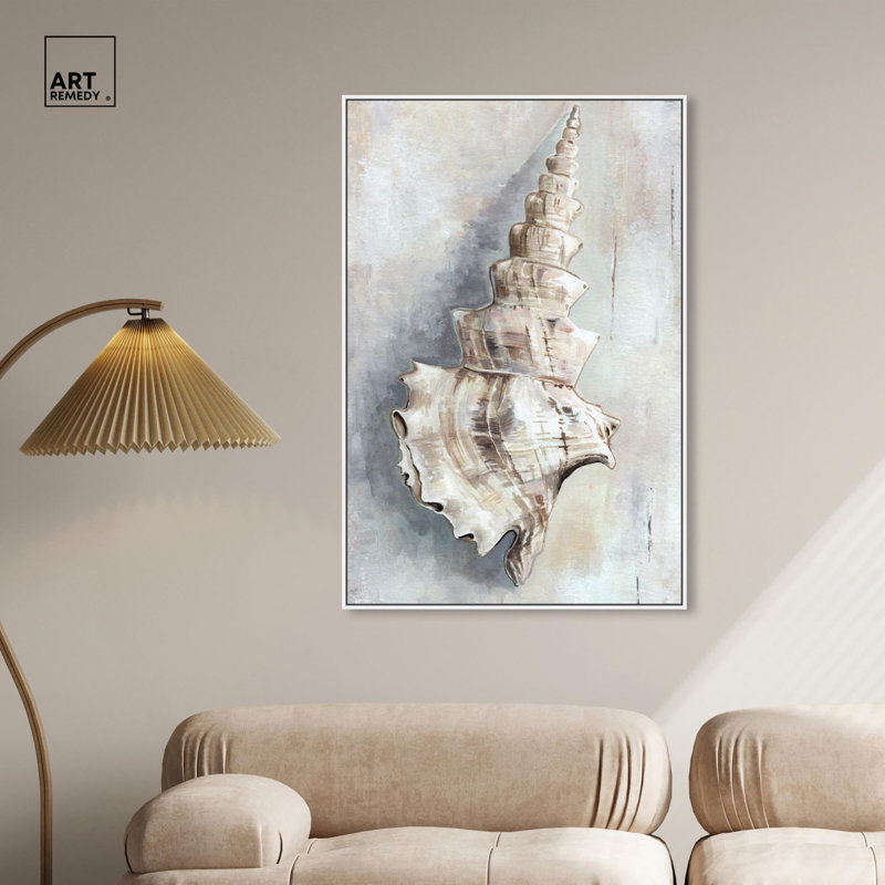 Charmant coquillage sur toile, impression côtière tendance par , H 46 po x l 31 po, Cadre flottant blanc